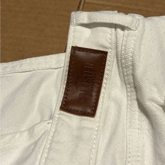 Holister white overall short. Size L. - Picture 3 of 6
